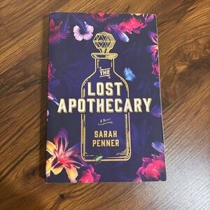 3/$20 📚 The Lost Apothecary, Sarah Penner Paperback